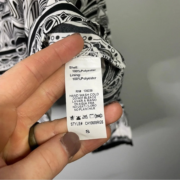 DO+BE Boho Cold Shoulder Open Shoulder Patterned Blouse Size Small Black & White - Picture 7 of 7